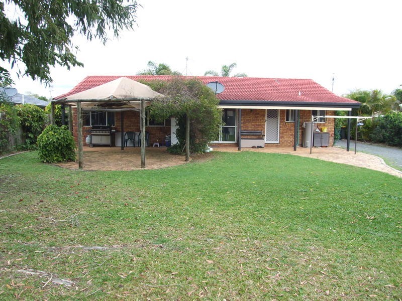 11 Royal Dr, Kawungan QLD 4655