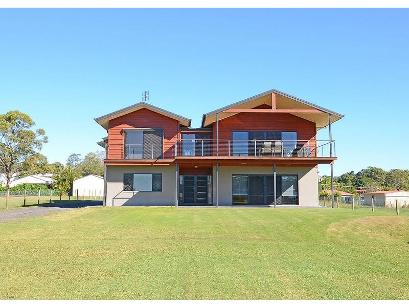 27 Beacon Rd, Booral QLD 4655