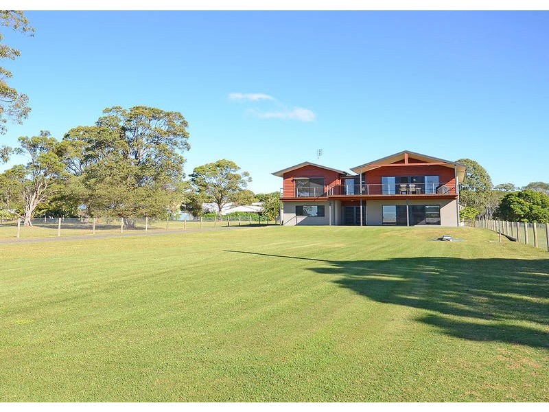 27 Beacon Rd, Booral QLD 4655