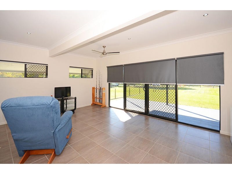 27 Beacon Rd, Booral QLD 4655