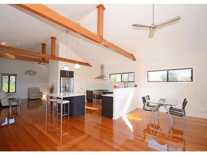 27 Beacon Rd, Booral QLD 4655