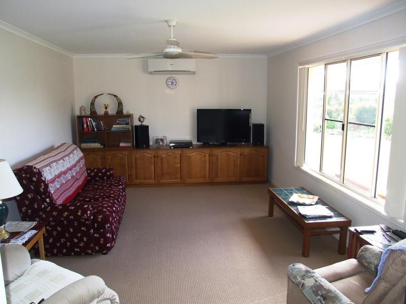 57 Martin St, Point Vernon QLD 4655