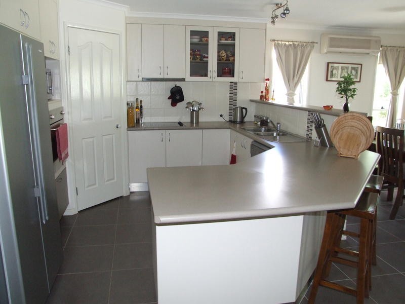 86 Wattle Street, Point Vernon QLD 4655