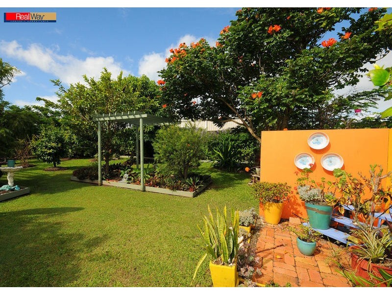 1 Merrilyn Crt, Urangan QLD 4655