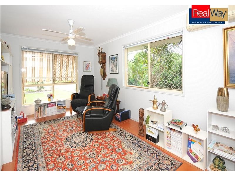 1 Merrilyn Crt, Urangan QLD 4655