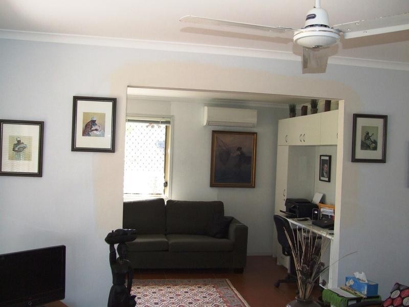 1 Merrilyn Crt, Urangan QLD 4655