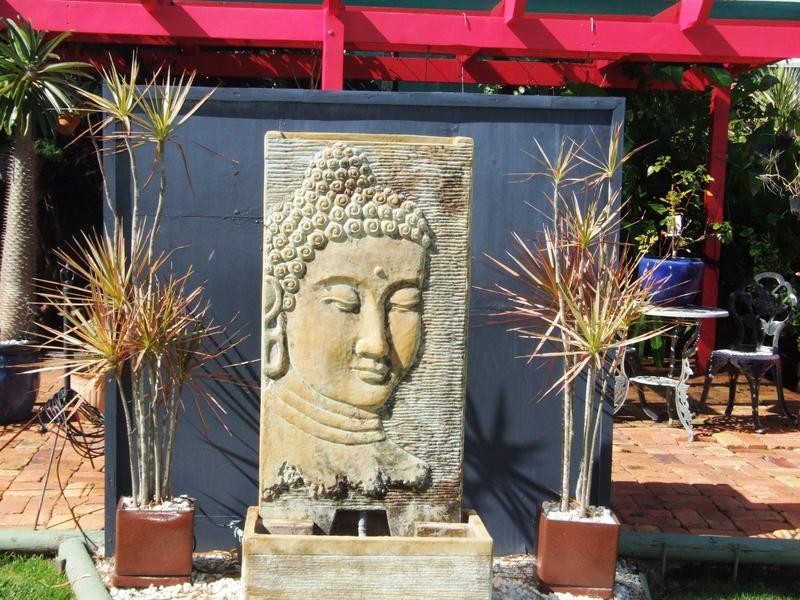 1 Merrilyn Crt, Urangan QLD 4655