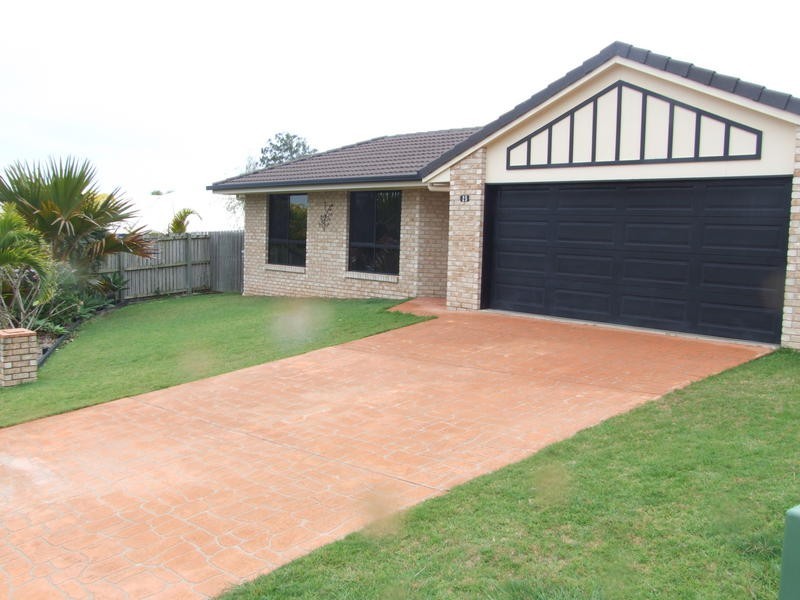 25 Marineview Av, Scarness QLD 4655