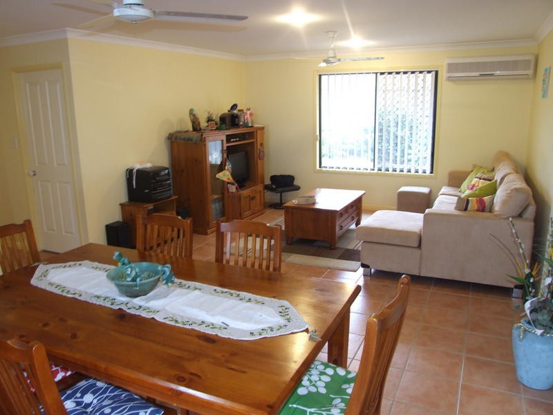 25 Marineview Av, Scarness QLD 4655