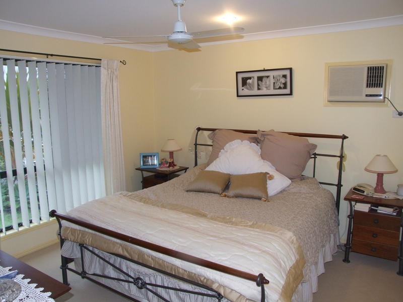 25 Marineview Av, Scarness QLD 4655