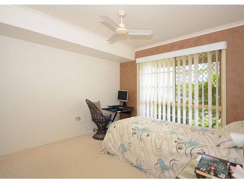 16 Sealink Dr, Point Vernon QLD 4655