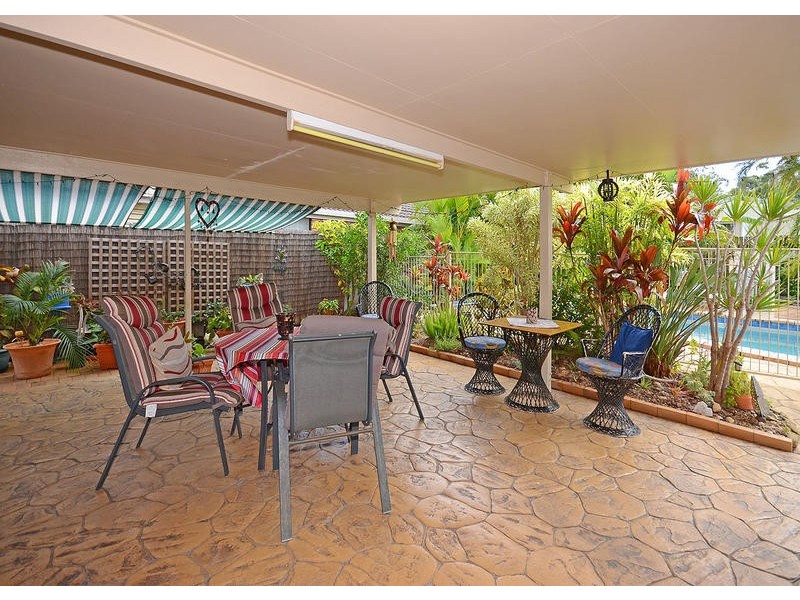 16 Sealink Dr, Point Vernon QLD 4655