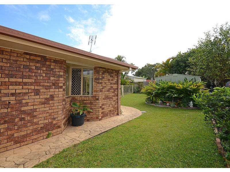 16 Sealink Dr, Point Vernon QLD 4655