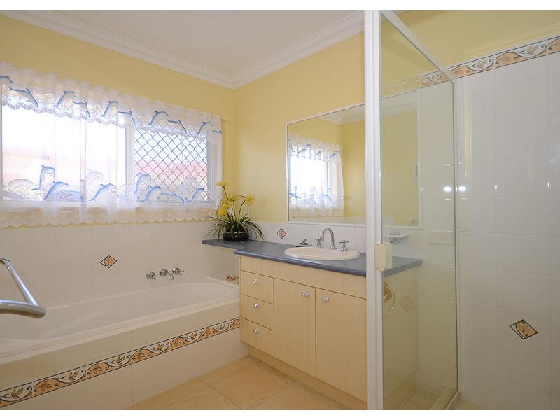 13 Kestrel Court, Eli Waters QLD 4655