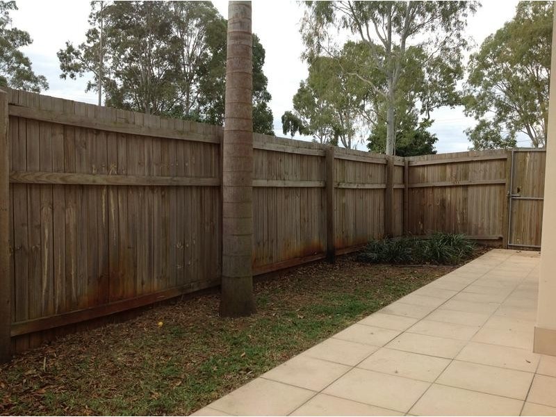 2 71 Elizabeth Street, Urangan QLD 4655