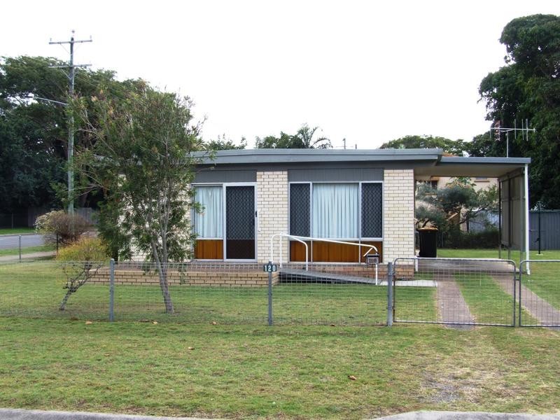 120 Cunningham St, Urangan QLD 4655