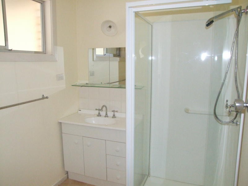 120 Cunningham St, Urangan QLD 4655