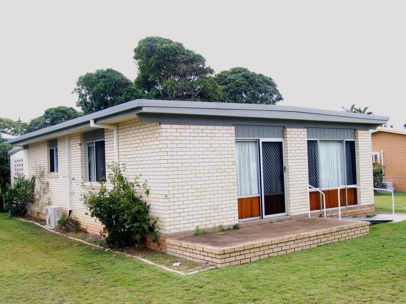 120 Cunningham St, Urangan QLD 4655