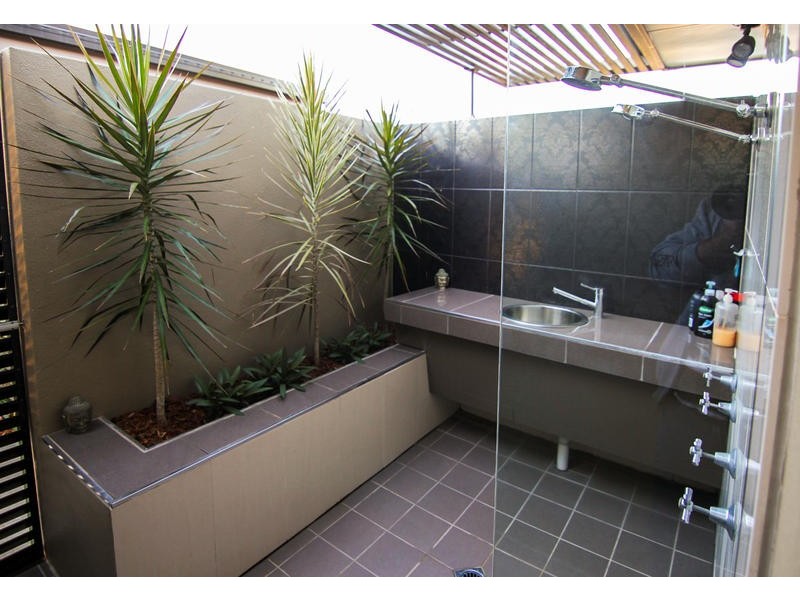 39 Wattle St, Point Vernon QLD 4655