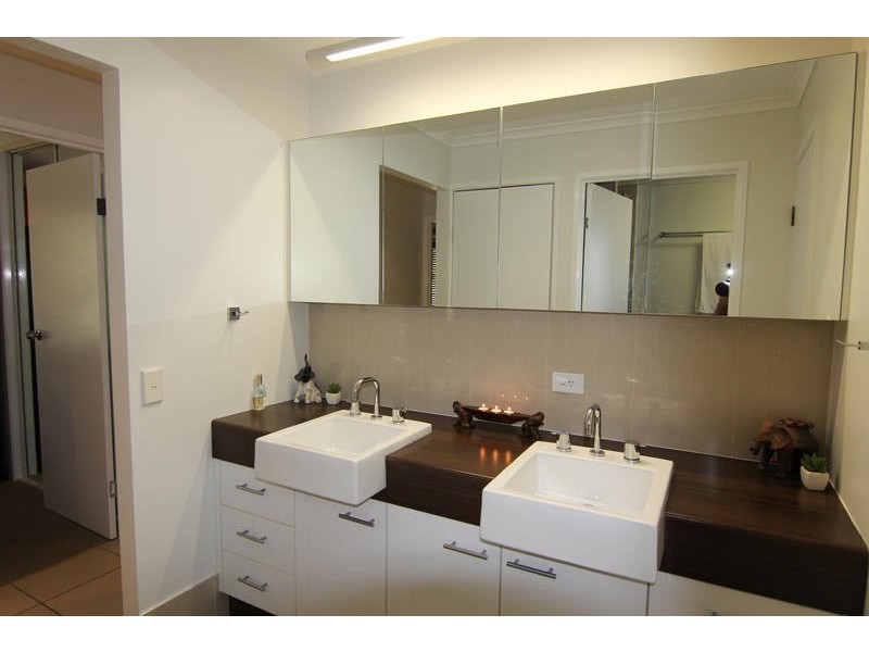 39 Wattle St, Point Vernon QLD 4655