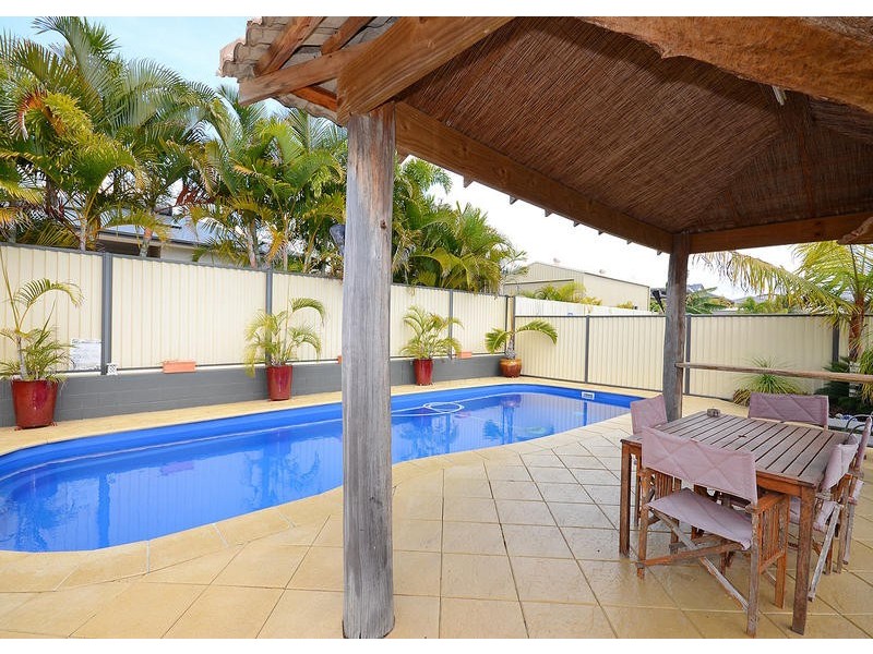 13 Harrison Cct, Urangan QLD 4655
