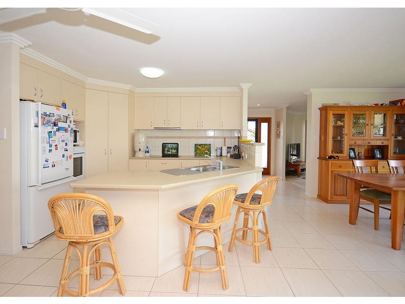 13 Harrison Cct, Urangan QLD 4655