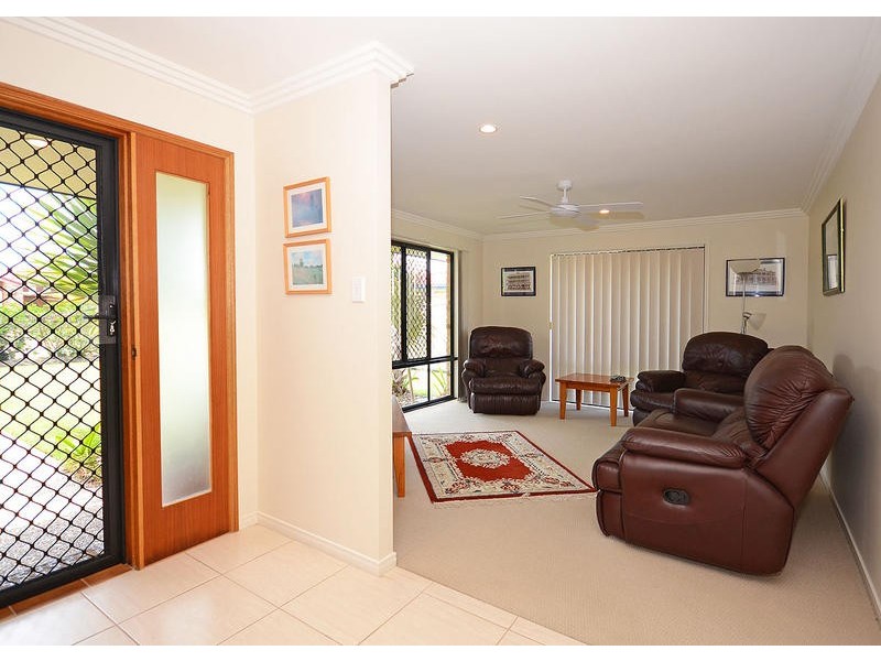 13 Harrison Cct, Urangan QLD 4655