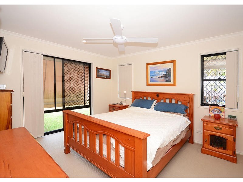 13 Harrison Cct, Urangan QLD 4655