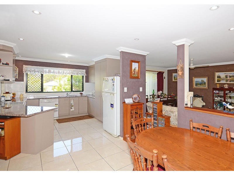 9 Whipbird Crt, Urangan QLD 4655