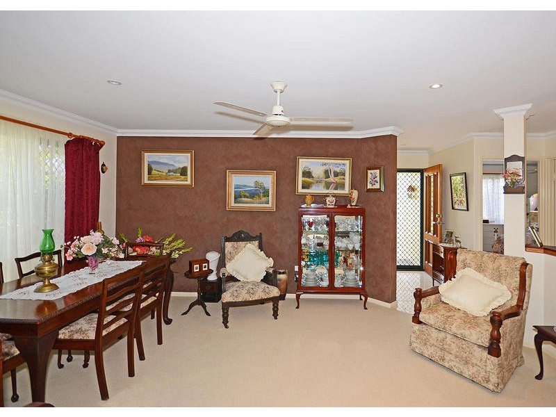 9 Whipbird Crt, Urangan QLD 4655