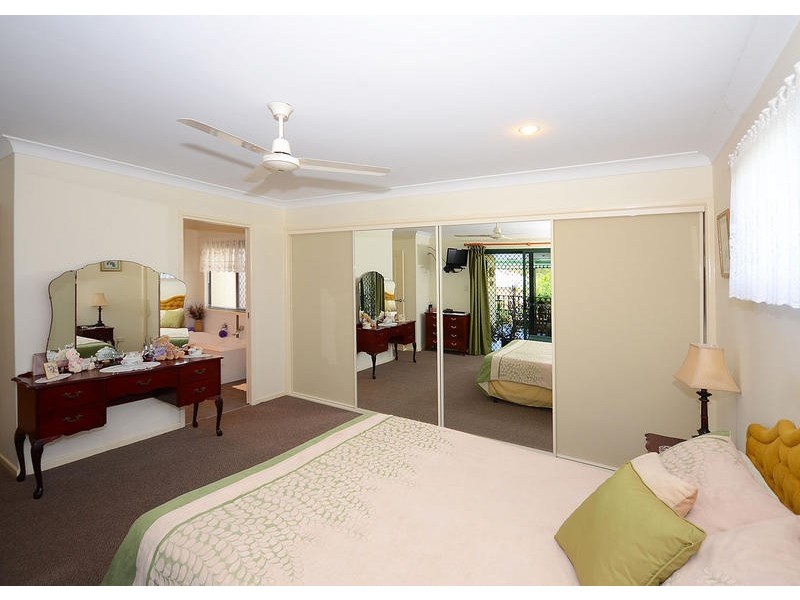 9 Whipbird Crt, Urangan QLD 4655