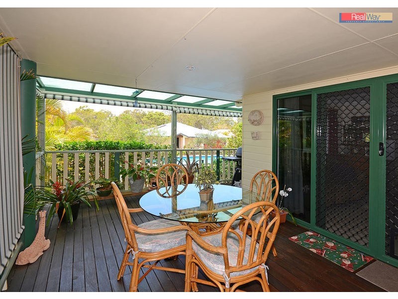 9 Whipbird Crt, Urangan QLD 4655