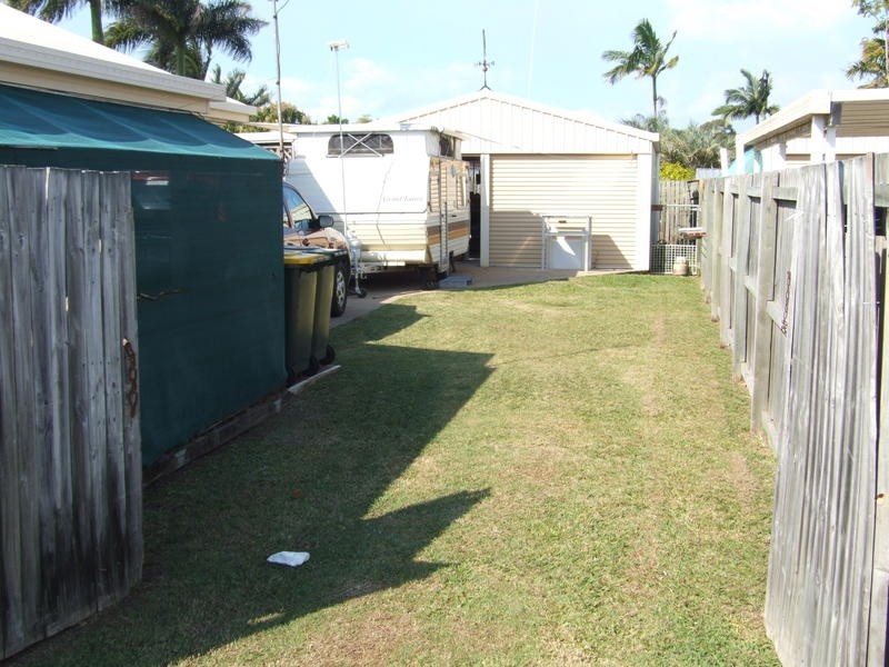 8 Dougan St, Point Vernon QLD 4655