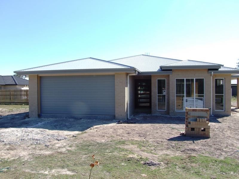 4 Chani Close, Urangan QLD 4655