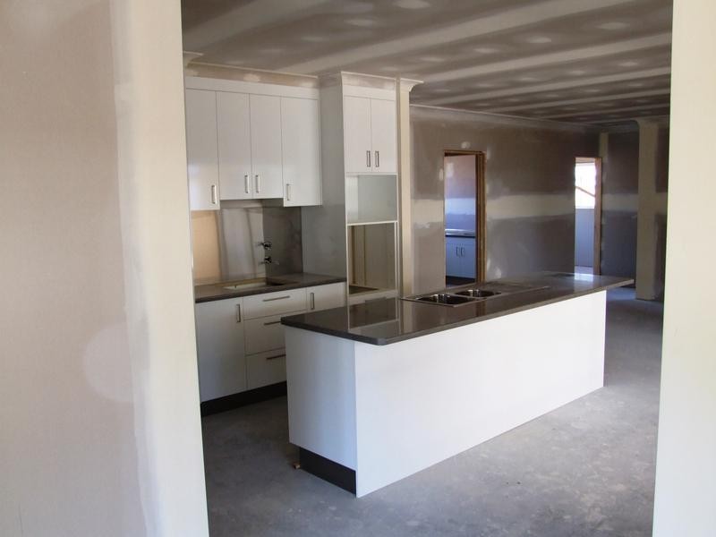 4 Chani Close, Urangan QLD 4655