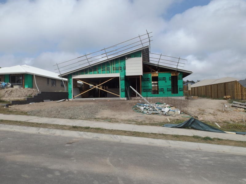 38 Morgan Cct, Urraween QLD 4655