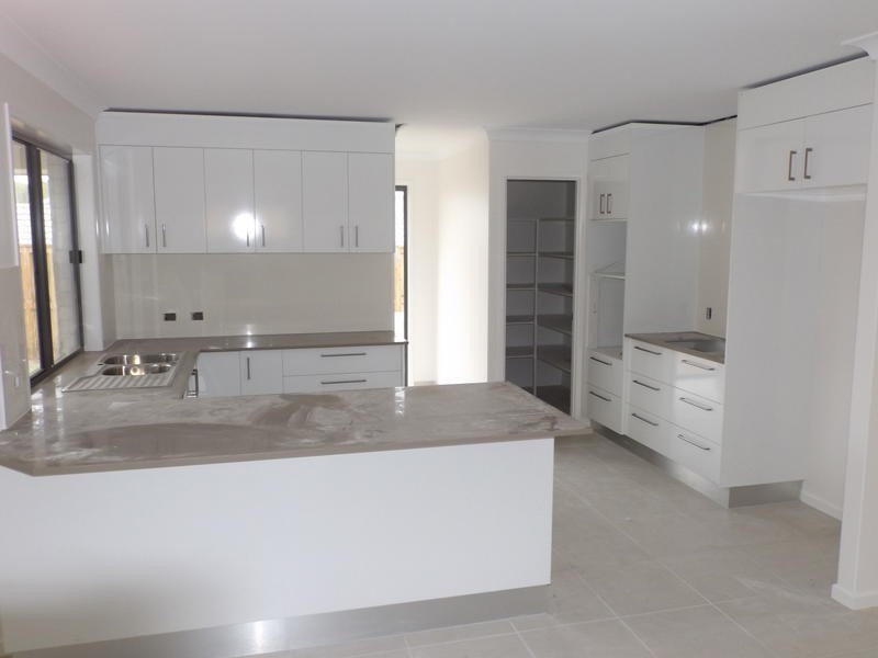 38 Morgan Cct, Urraween QLD 4655