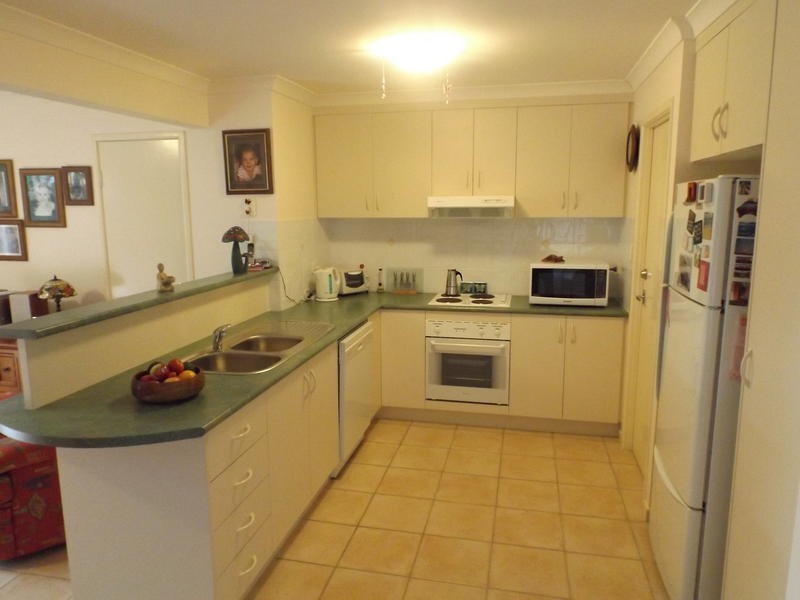 5/ 24 Zephyr St, Scarness QLD 4655