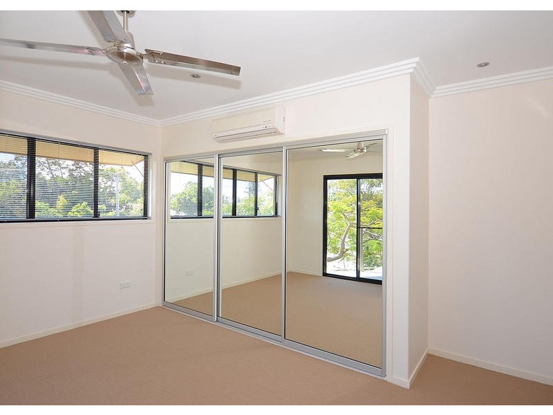 4/ 19 King St, Urangan QLD 4655