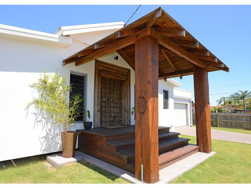 3 Cunningham St, Torquay QLD 4655