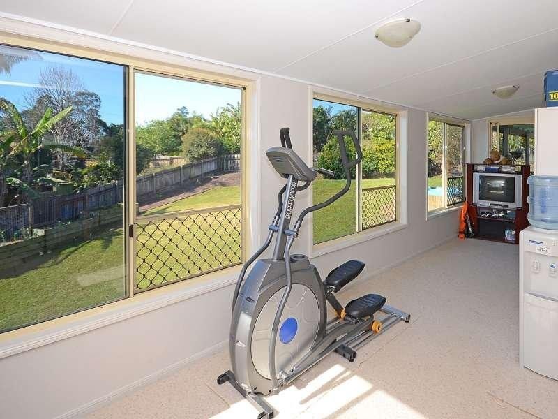 12 Crawford Drive, Dundowran QLD 4655