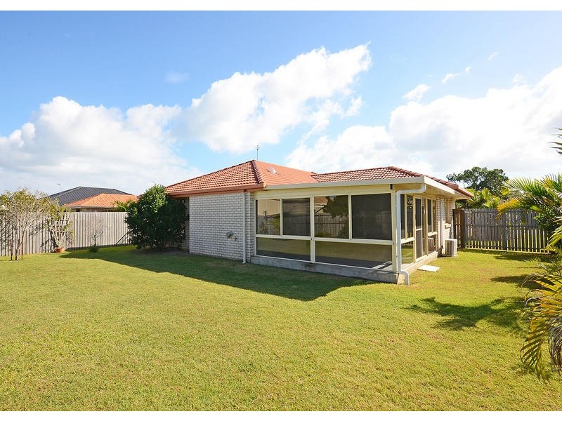 33 Pembridge Cct, Urraween QLD 4655