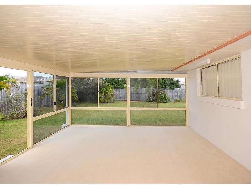 33 Pembridge Cct, Urraween QLD 4655