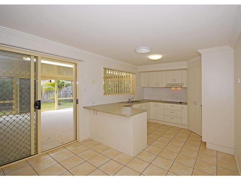 33 Pembridge Cct, Urraween QLD 4655