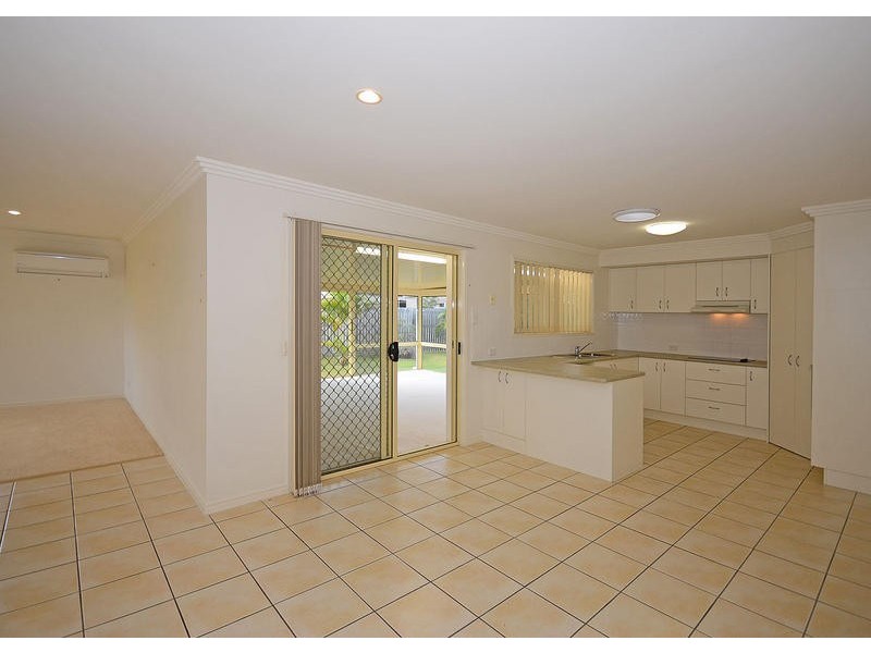 33 Pembridge Cct, Urraween QLD 4655