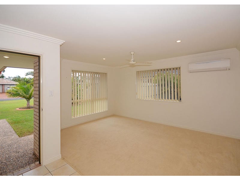 33 Pembridge Cct, Urraween QLD 4655