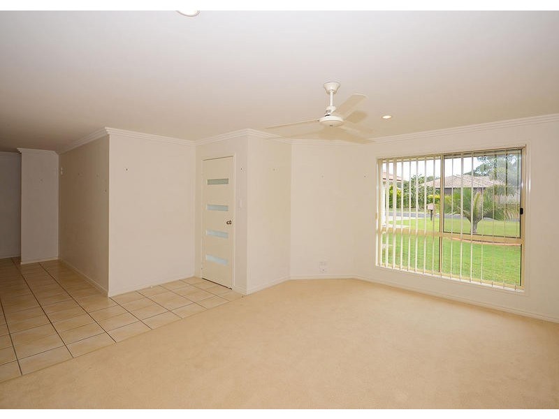 33 Pembridge Cct, Urraween QLD 4655