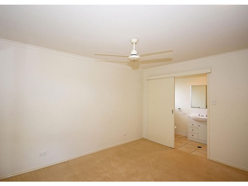 33 Pembridge Cct, Urraween QLD 4655