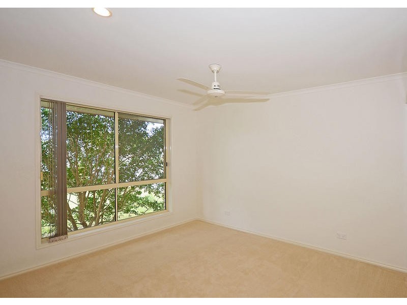 33 Pembridge Cct, Urraween QLD 4655