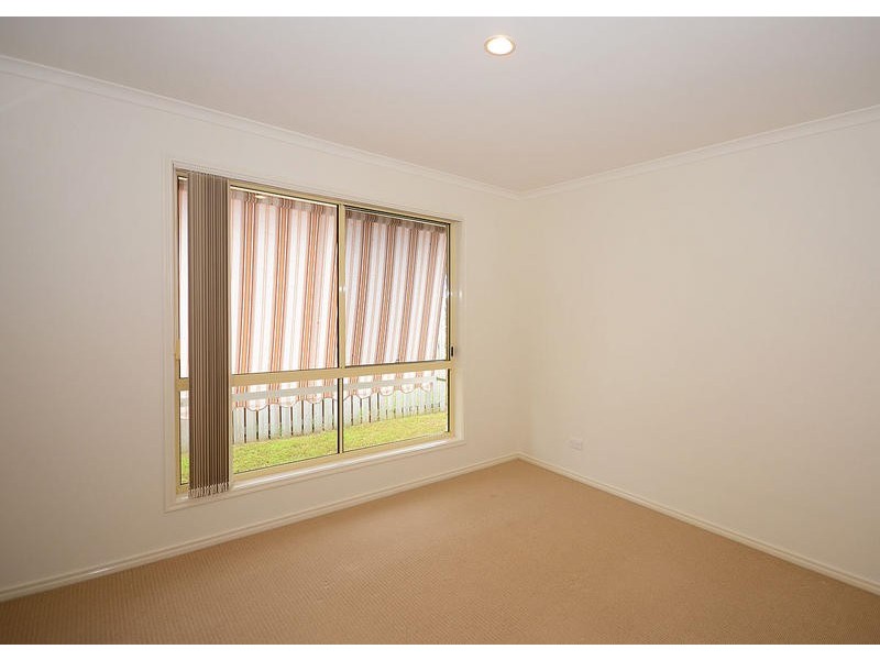 33 Pembridge Cct, Urraween QLD 4655